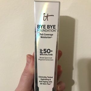 IT Cosmetics Bye Bye Foundation Medium